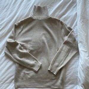 Men’s SuitSupply turtle neck.